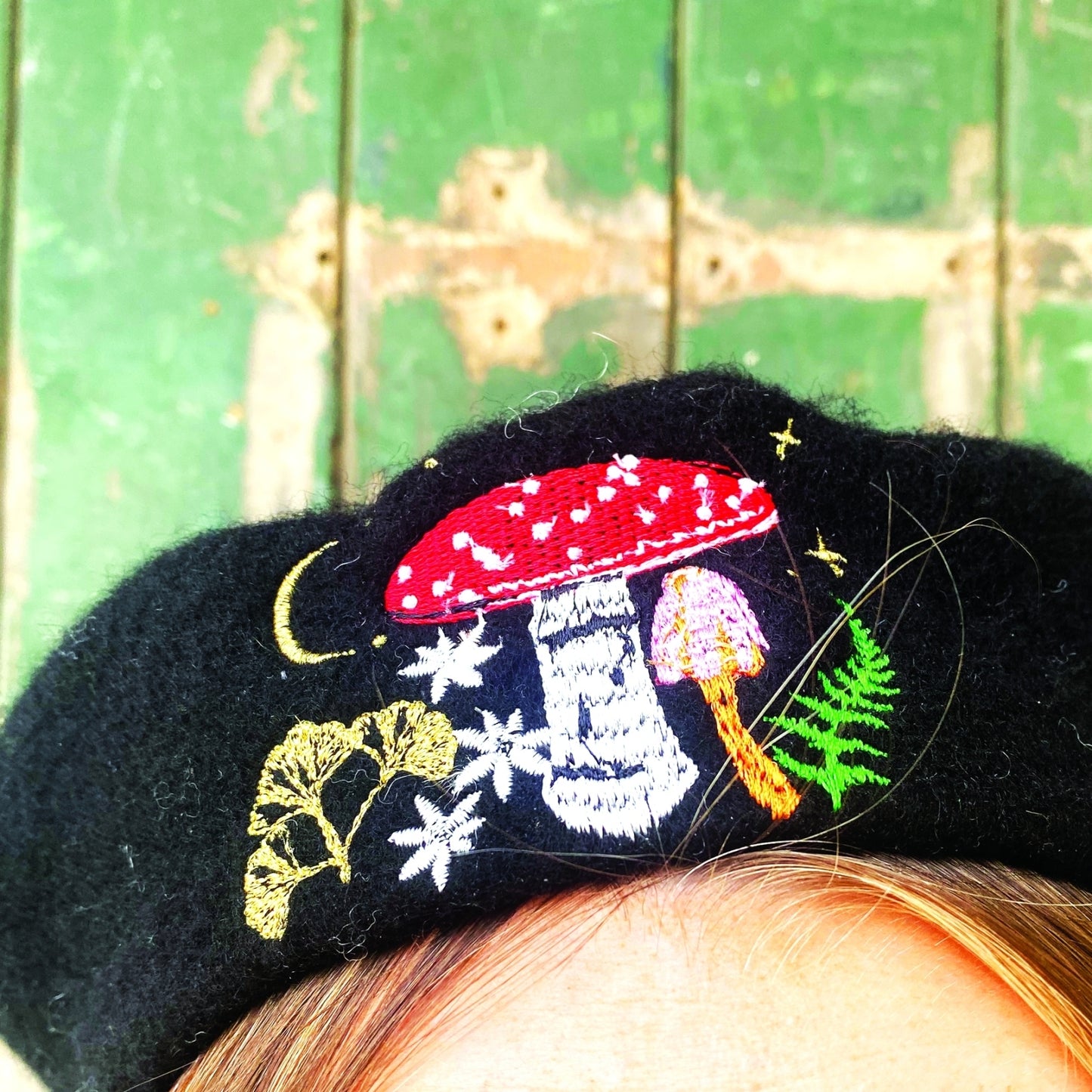 Dom Katastrofy-Pasza-Beret-Czarny-Grzyb