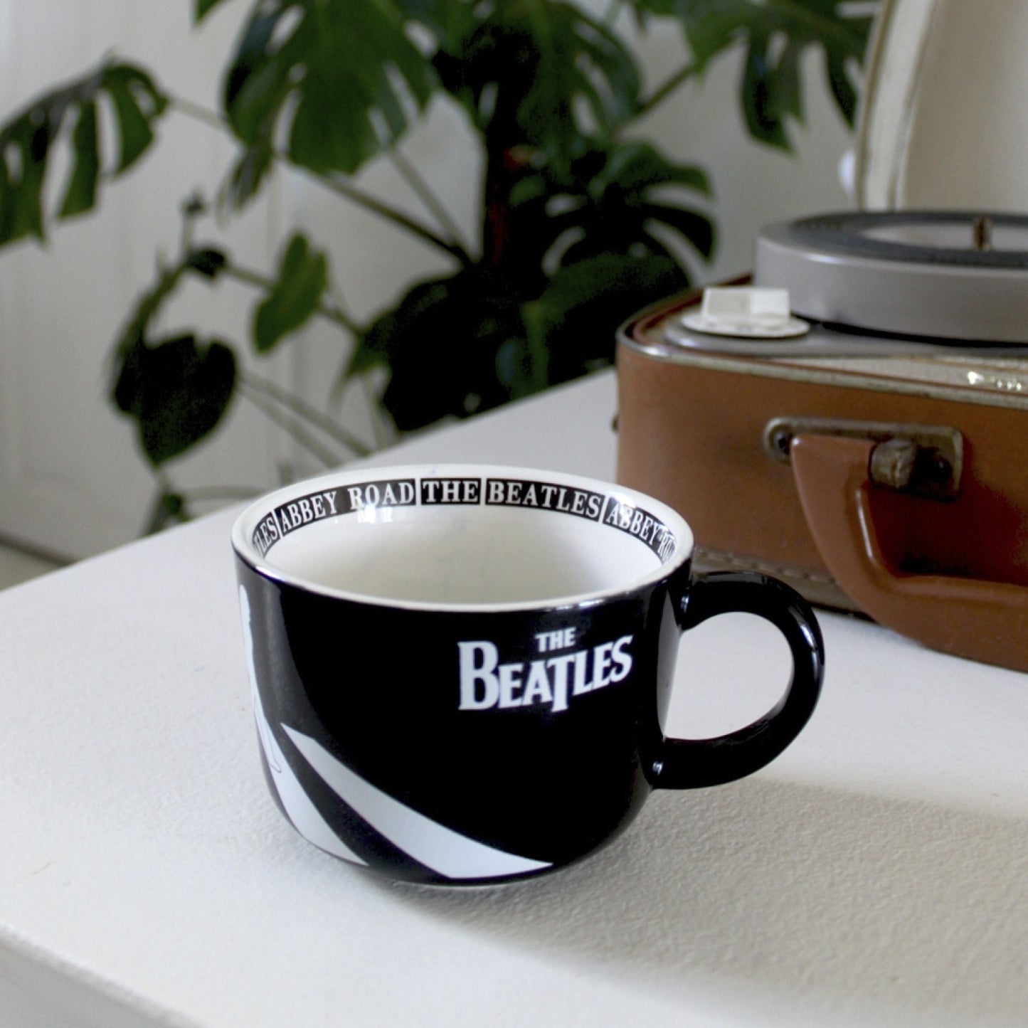 XXX N/A House of Disaster-The Beatles-Abbey Road cup